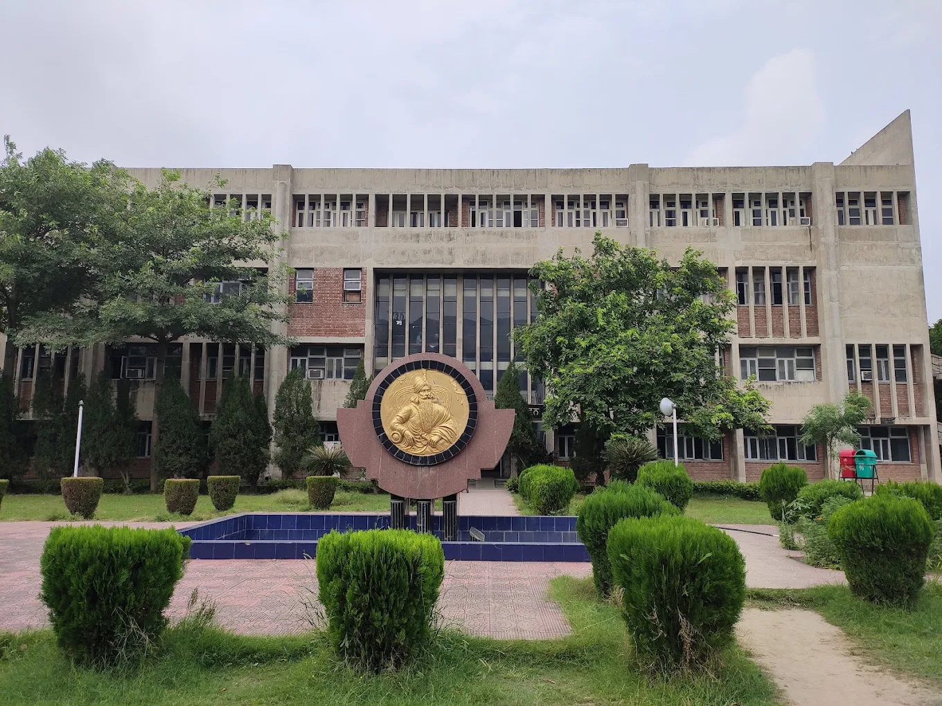 GURU NANAK DEV UNIVERSITY (G.N.D.U.), AMRITSAR