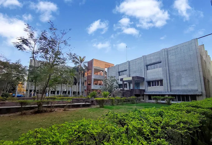 SHRI S’AD VIDYA MANDAL INSTITUTE OF TECHNOLOGY (SVMIT), BHARUCH