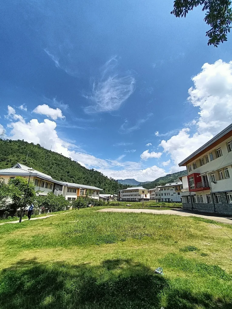 INDIAN INSTITUTE OF TECHNOLOGY MANDI