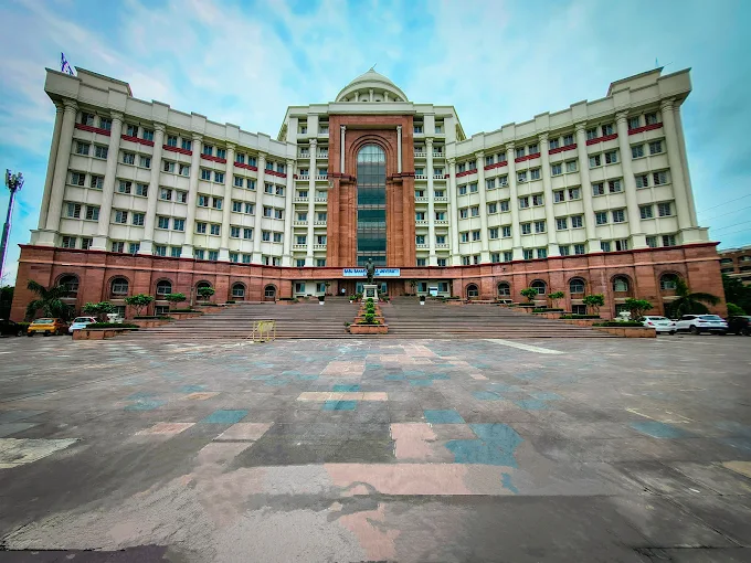 BABU BANRASI DAS NATIONAL INSTITUTE OF TECHNOLOGY AND MANAGEMENT