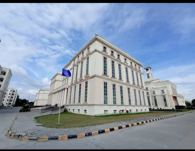 Amity University Lucknow