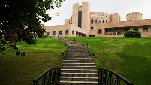 Indian School of Business (ISB)